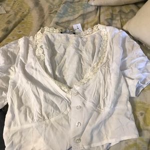 Low cut cropped blouse